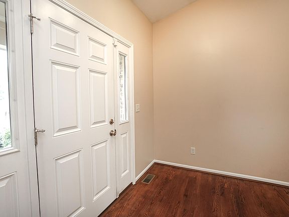 3rd image of 10606 Williamswoods Dr