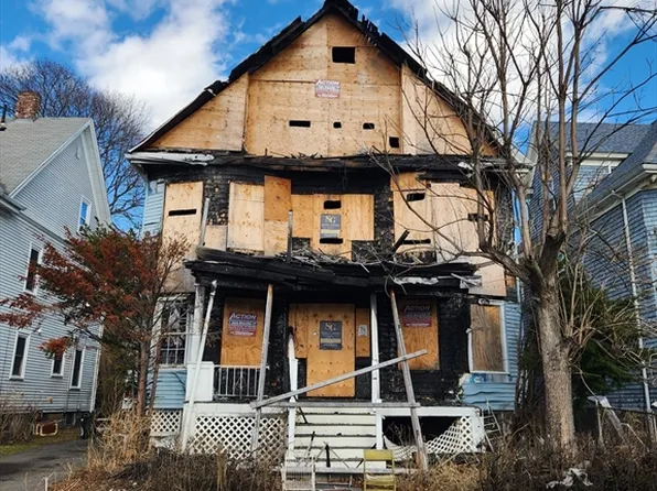 5 Weyanoke St, Dorchester, MA 02124