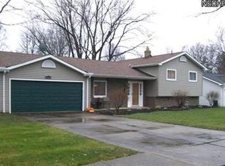 26945 Adele Ln, Olmsted Falls, OH 44138