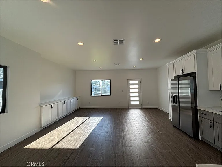 1664 Glen Ave — Photo 7