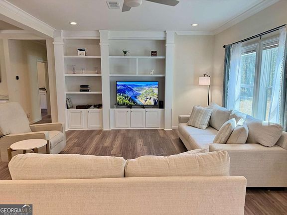 5th image of 295 Berkeley Rd