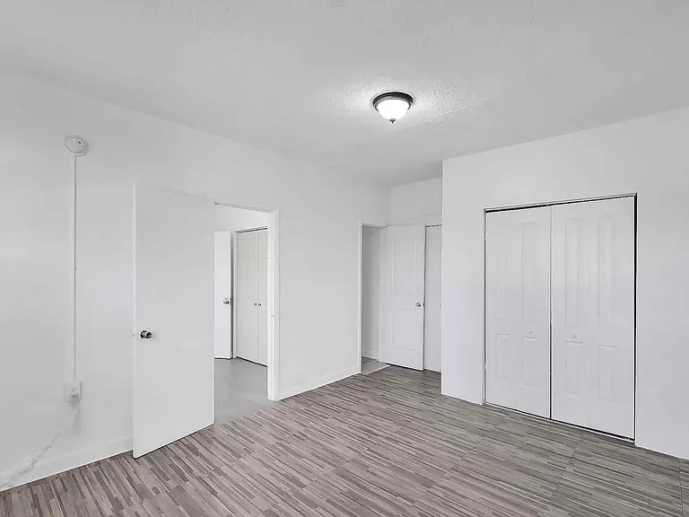 544 NW 23rd Ct #11 — Photo 14