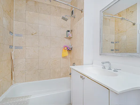 60 Oceana Drive West image 7 of 23