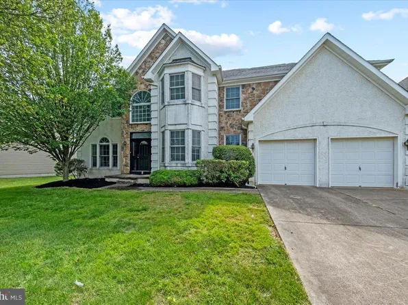 8 Sawgrass Dr, Westampton, NJ 08060