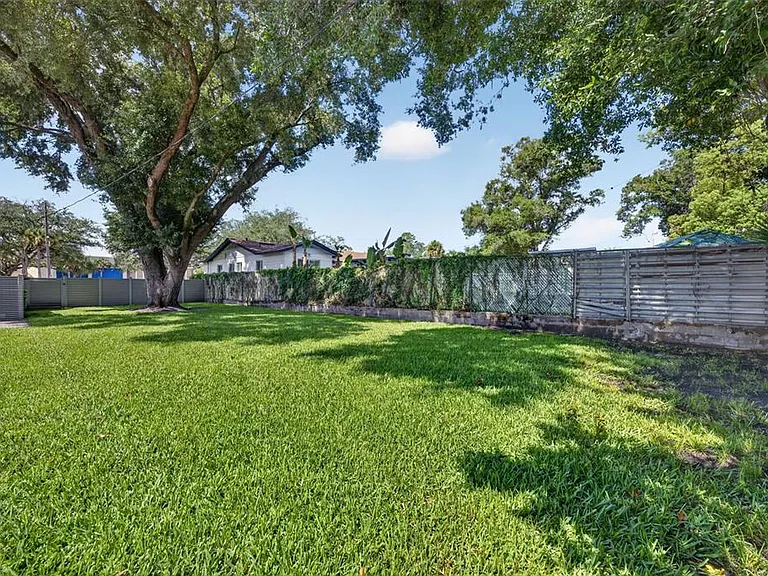 1225 E Amelia St — Photo 29