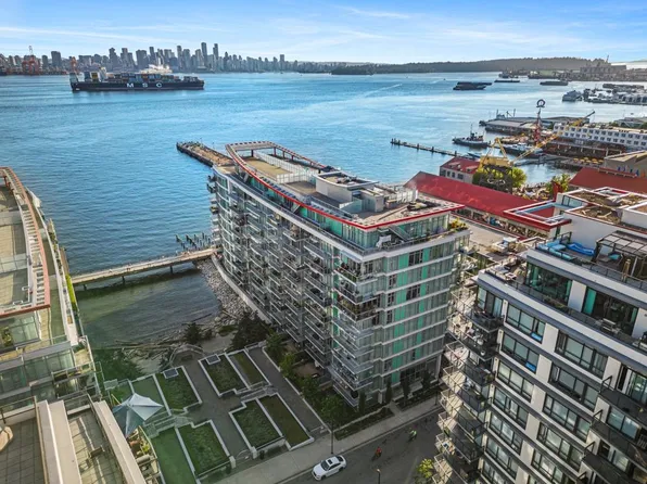 175 Victory Ship Way #201, North Vancouver, BC V7L 0G1