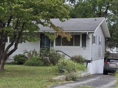 2525 N Campbell Avenue, Springfield, MO, 65803