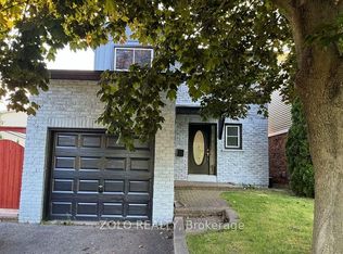 98 Kirby Cres, Whitby, ON L1N6Z7