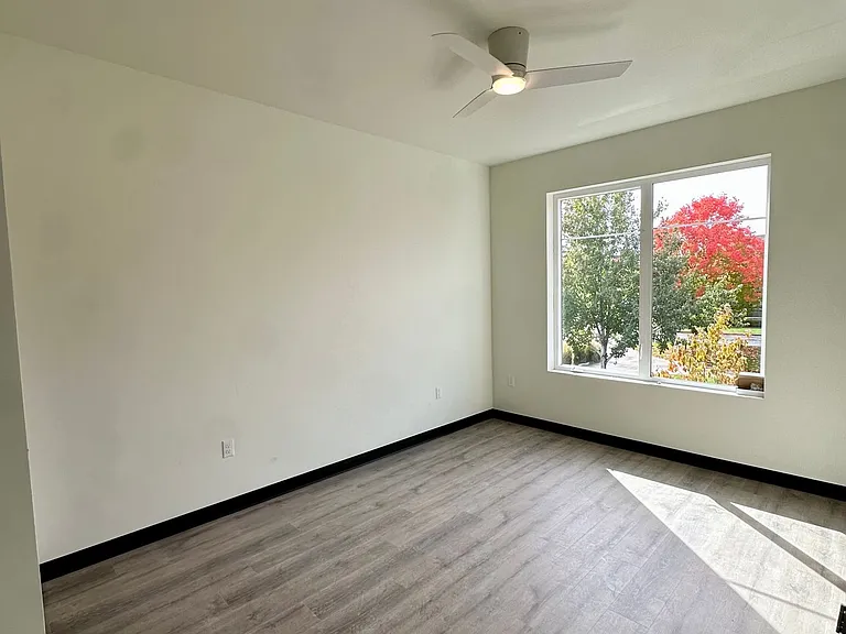 Bradbury Pointe Apartments — Photo 12