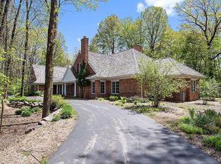 2741 Indian Hill Dr, Green Bay, WI 54313