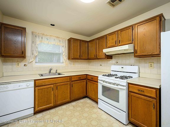 2nd image of 49 Normanton Court