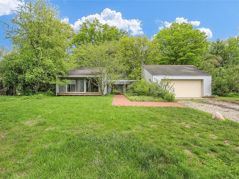 1st image of 3406 S Persimmon Cir