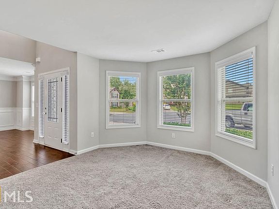 3rd image of 6855 Whitebark Dr