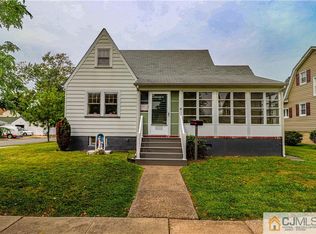 28 Willry St, Woodbridge, NJ 07095