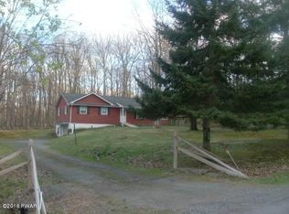 246 Forest Ridge Dr, Hawley, PA 18428