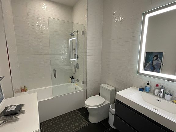 5th image of 106 Forest Hills St #101