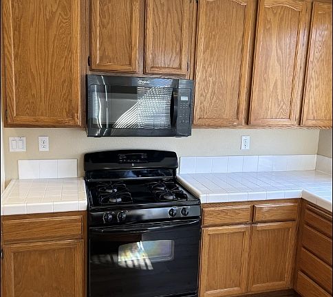 3rd image of 24079 Huntridge Dr