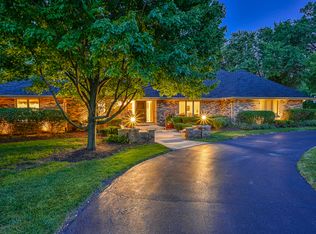 580 Ahlstrand Rd, Glen Ellyn, IL 60137