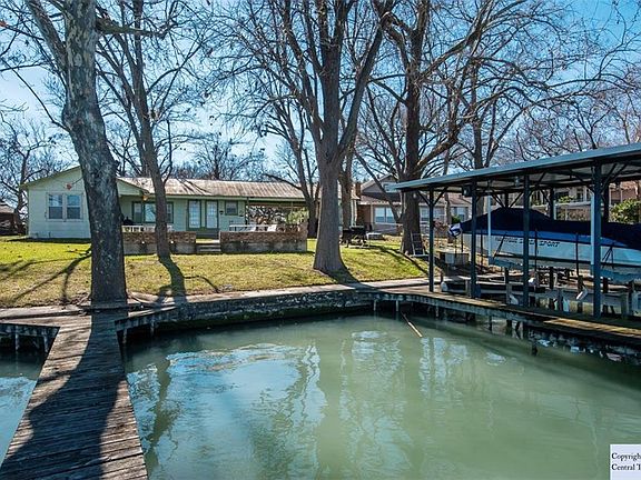 2nd image of 308 Isle Of View Dr