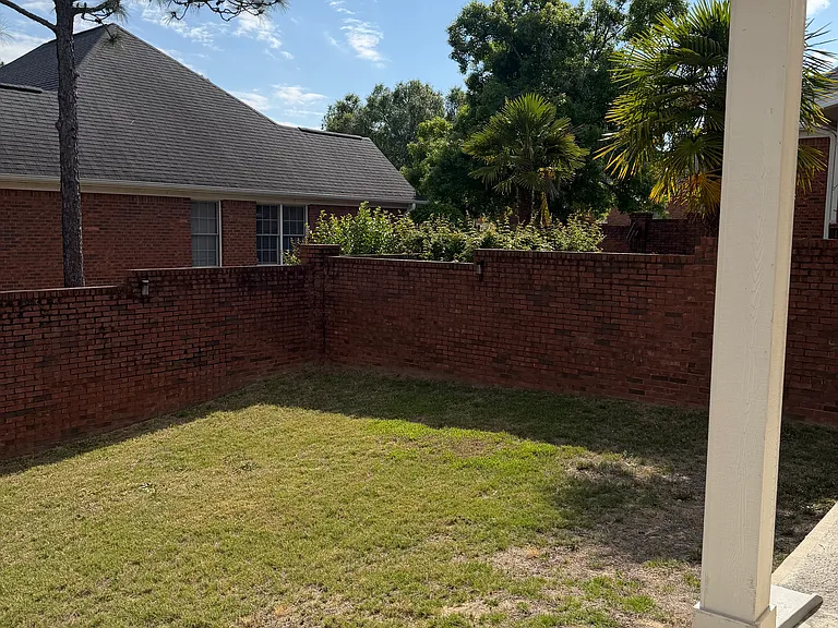 205 Barony Place Dr — Photo 3