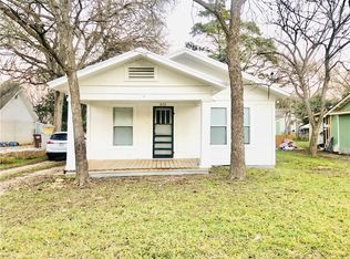 626 S Main St, Lockhart, TX 78644