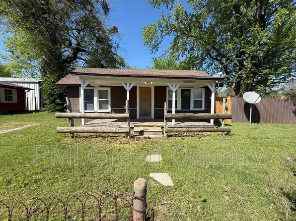 209 W Magnolia St, Coweta, OK 74429