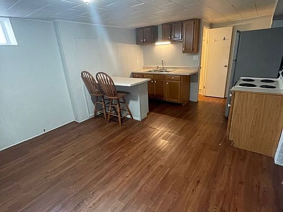 5th image of 300 Berry Ave #7