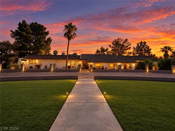 6010 Annie Oakley Dr, Las Vegas, NV 89120