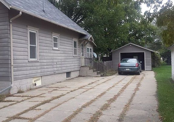 4th image of 324 N Maple St