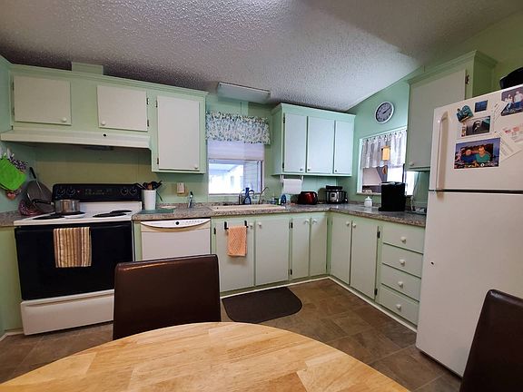 4th image of 8908 Coralwood Dr