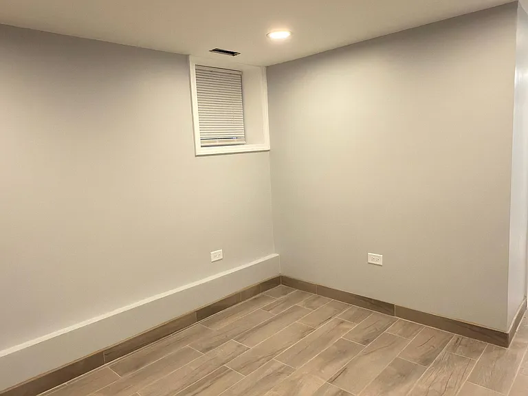 3844 N Central Park Ave #BASEMENT — Photo 10