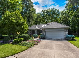 1229 Wildwood Dr, Vermilion, OH 44089