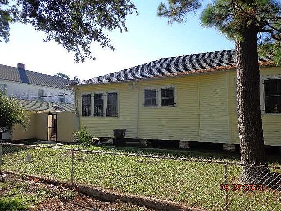 4th image of 2706 Castiglione St