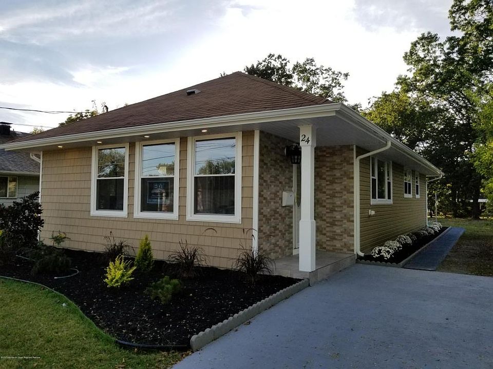 1st image of 24 Mount Fairweather Ln