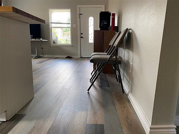 4th image of 639 Helena Ave