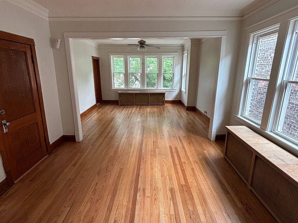 1st image of 4552 S Christiana Ave #2