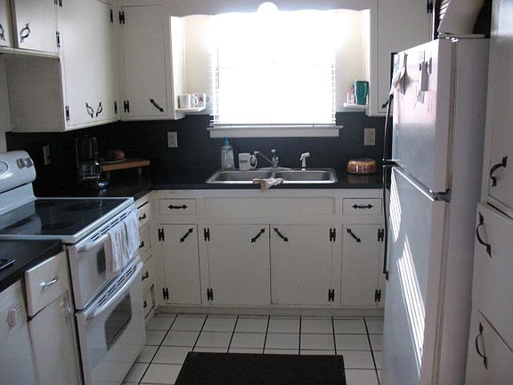 4th image of 2325 E 14th St