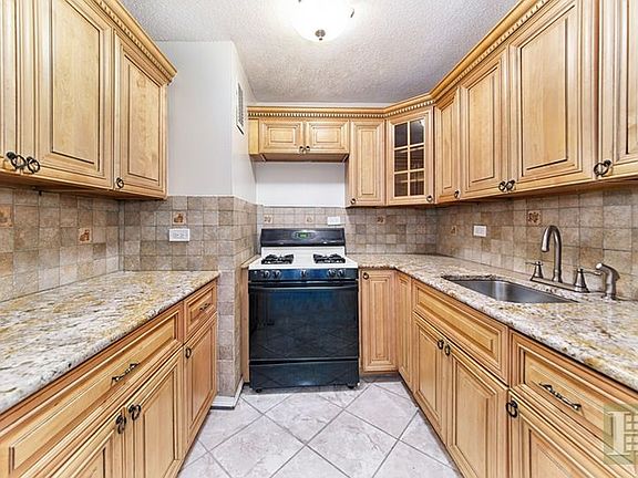 3rd image of 80 Gold St #23N