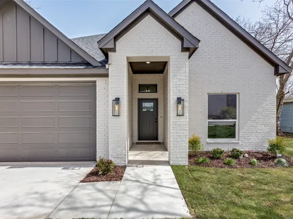 928 Renfro Dr, White Settlement, TX 76108