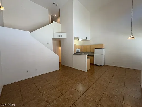 4915 E Russell Rd Photo 1