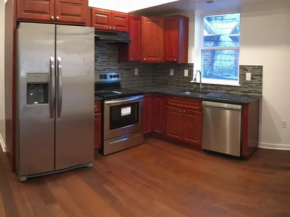 224 S 44th St #3, Philadelphia, PA 19104