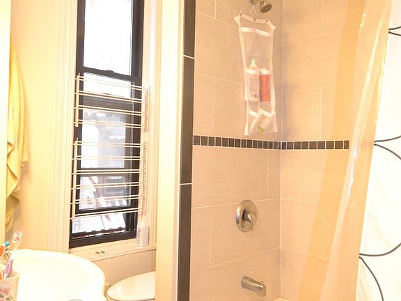 3rd image of 2310 Delancey Pl APT 2R