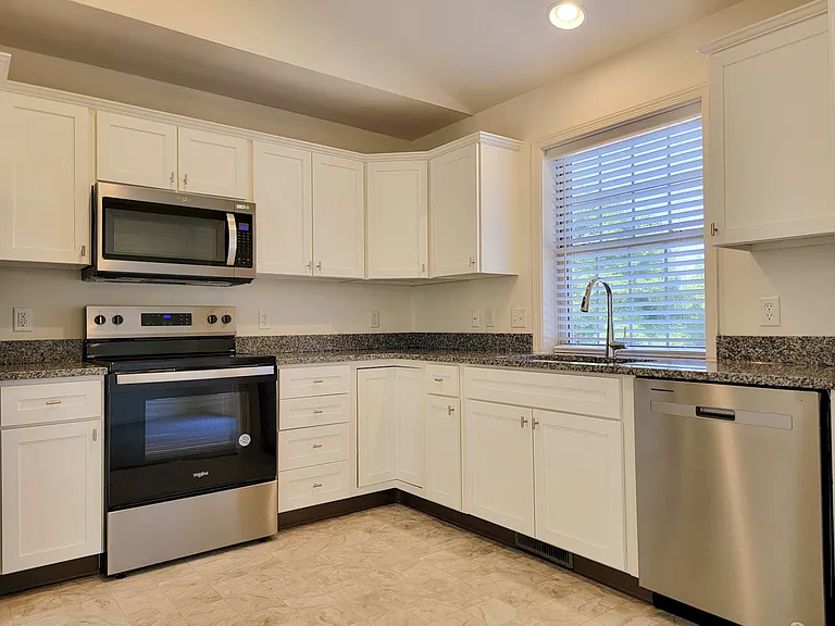 5206 Brook Dr — Photo 9