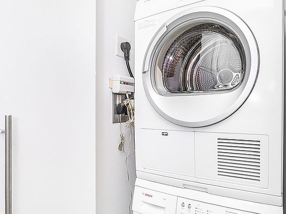 5th image of 3 W 36th St APT 8