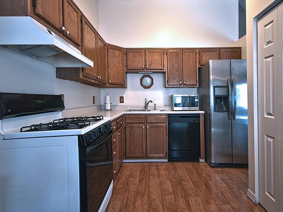 3rd image of 1926 Almond Dr