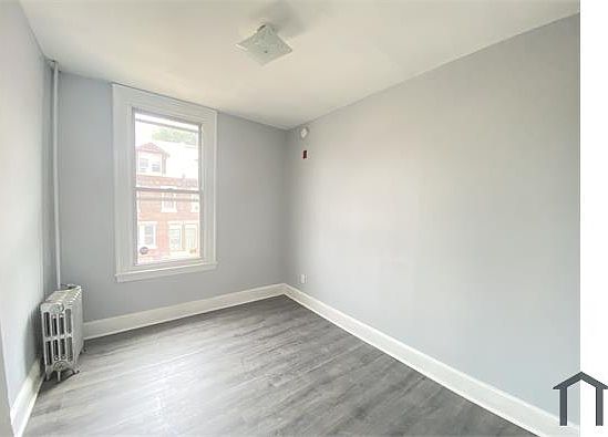 4th image of 4932 Germantown Ave Floor 2