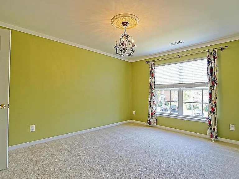 1317 New Haven Ct — Photo 13