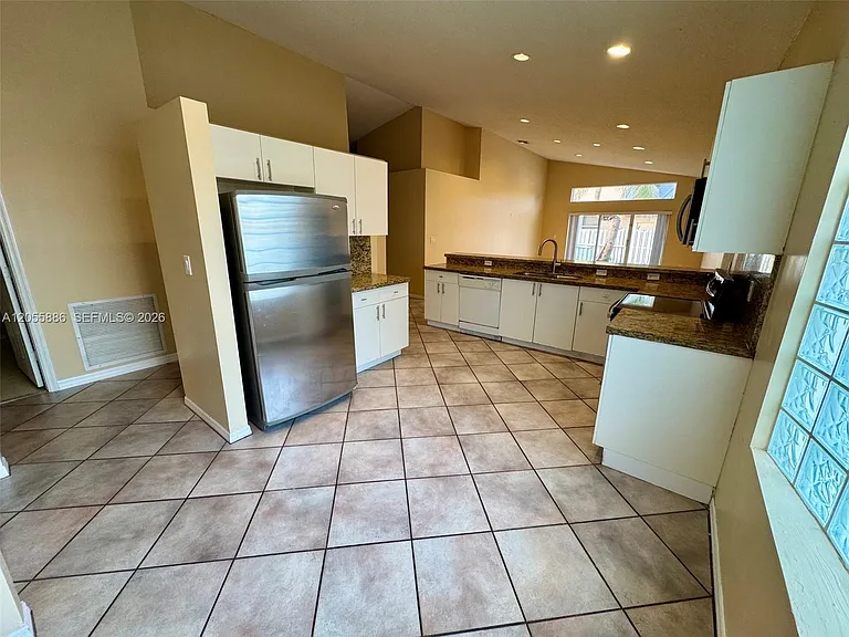 3393 SW 180th Way — Photo 5