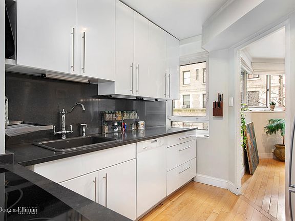 3rd image of 1114 Madison Ave #3E