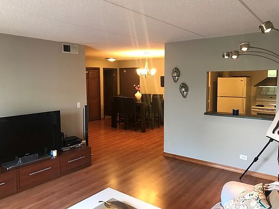 4th image of 1551 Ashland Ave APT 203